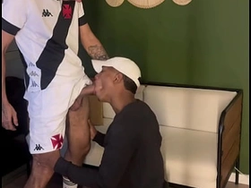 APOSTEI NO FUTEBOL E PERDI O CUZINHO PRO VAISCAINO. - FREE gay men videos sexual relations asian