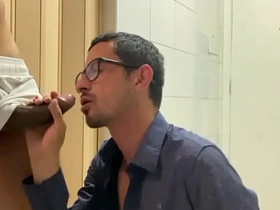 Na hora do tesão, rasguei a roupa do passivo e ele foi embora de cueca hot south asian gay sex videos