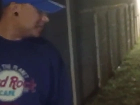 Parei o carro pra mijar, passou um novinho e pediu pra mama, depois me levou pra sua casa pra fuder enquanto a mulher dormy@ asian college gay boys sex videos