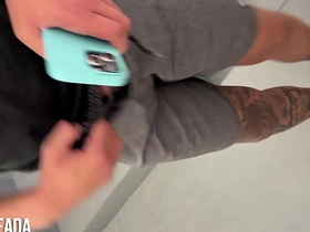 Chupei meu amigo na escada do prédio voltando da academia. asian hot gay pal sex videos