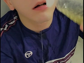 18 year venerable chum plays with his pee gay asian videos sex