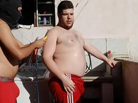 Maloka Come o Gordinho na Laje - parte 1 (COMPLETO NO RED E SHEER) xxx videos gay sex asian