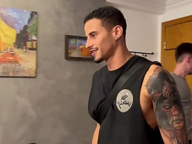 ME CONTRATARAM PRA DAR AULAS PARTICULARES MAS ACABEI COMENDO MEUS ALUNOS. gay sex videos be expeditious for south asian