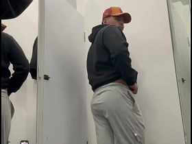 Me pongo caliente en los probadores handsome asian forebears Public gay sex videos