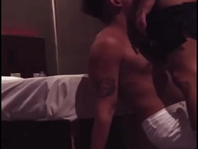 El camarero del hotel me deja probar su polla por propina extra asian hindi gay sex fucking videos