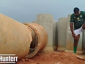 Todo suado após o jogo passei na construção pra dar uma gozada man coitus videos asian gay