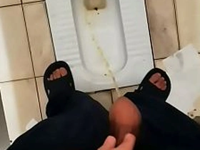 骚狗小包茎公共厕所放尿给主人爸爸 asian gay concern sexual connection videos