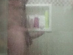 Gente! Meu tio está hospedado aqui e olha o que filmei ele fazendo! gay uncle mating videos asian