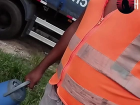 ESPERANDO CARREGAR O CAMINHAO E BATENDO UMA asian virgin gay sex videos