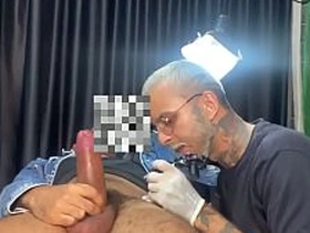 PUTARIA COM O NOVINHO SAFADO asian office gay sex videos